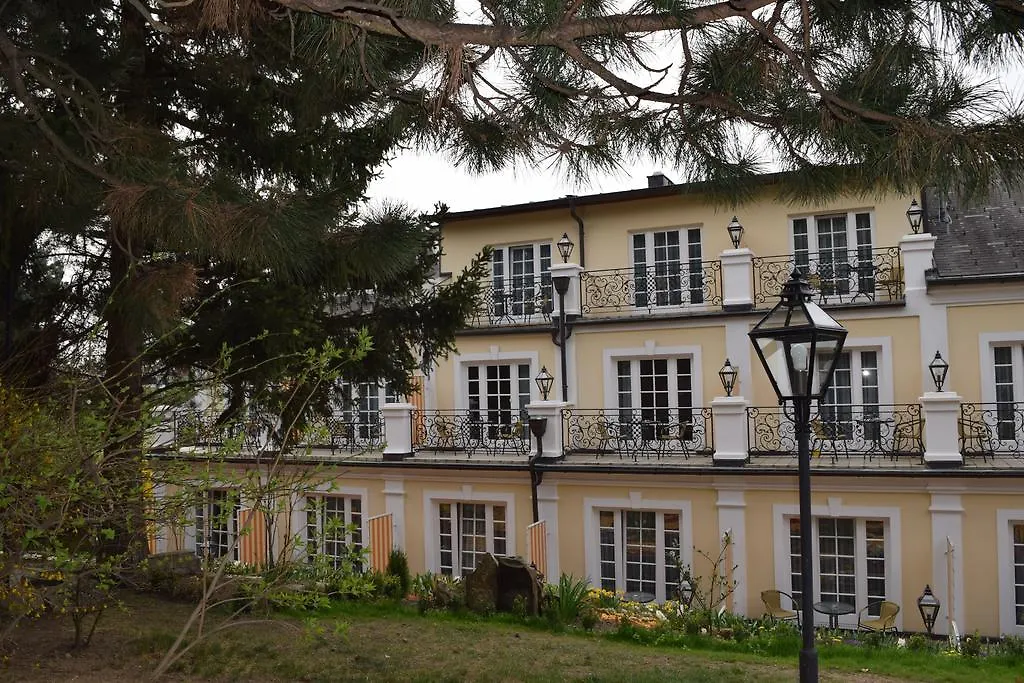 Hotel Landhaus Fuhrgassl-Huber Vienna 4*,  Austria